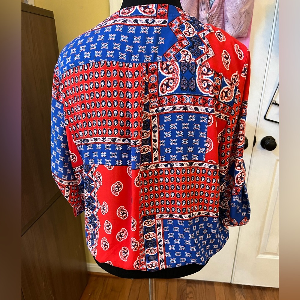 Bright & colorful, faux wrap blouse, NY&Co., Size L. - Picture 5 of 8
